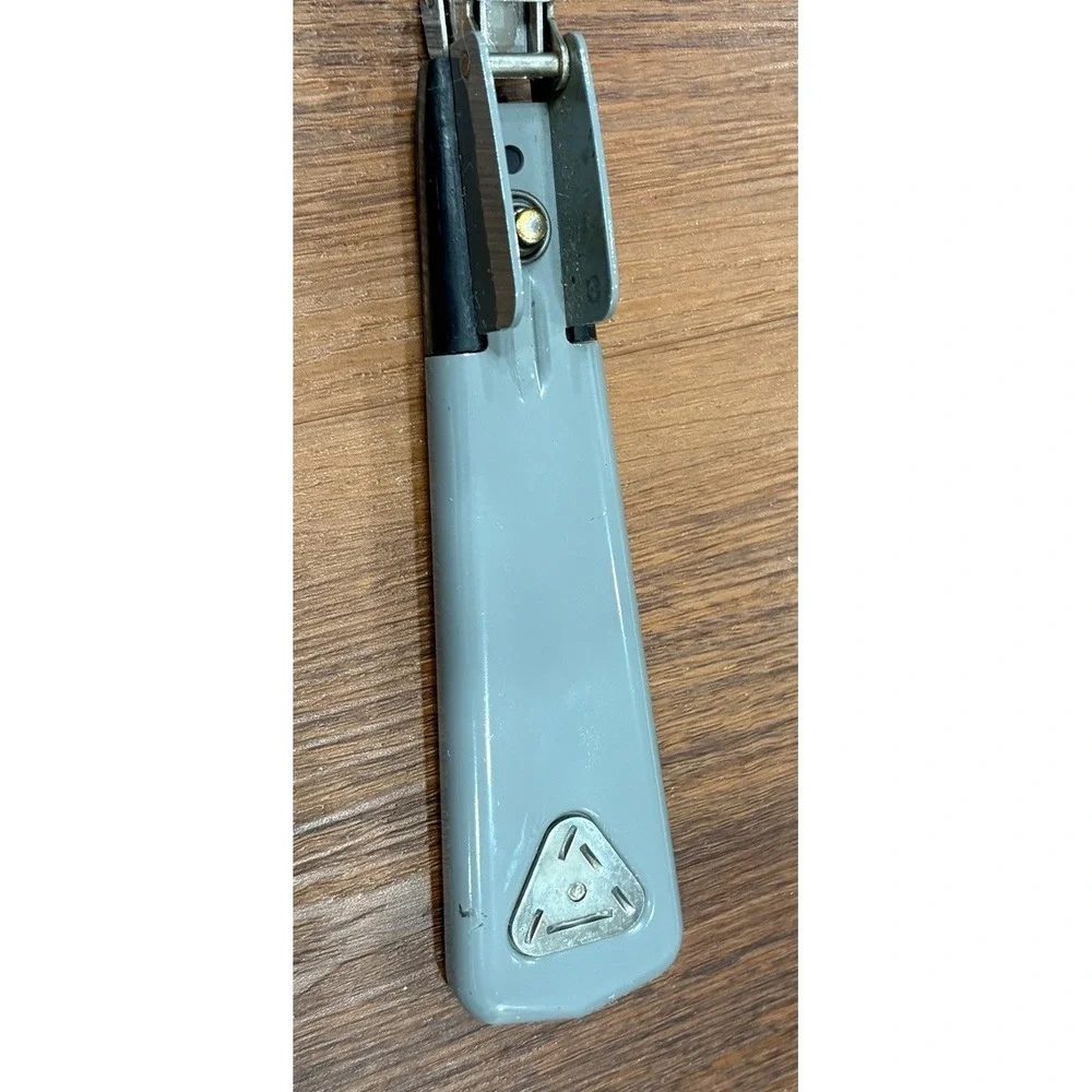 Vintage Arrow 207 Heavy Duty Deluxe Standard Stapler Grey Made In USA